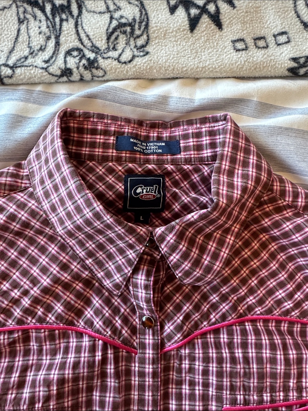 Cruel Girl Button Up - Picture 2 of 5